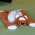 Tappetino per animali in peluche a forma di tigre arancione con strisce nere